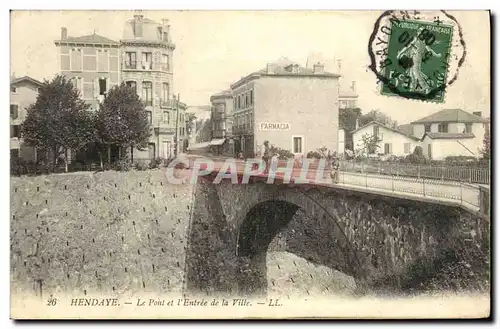 Ansichtskarte AK Hendaye Le Pont Et L Entree de la Ville Pharmacie Farmacia