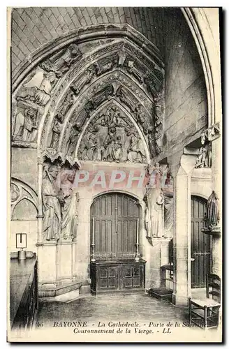 Ansichtskarte AK Bayonne la Cathedrale Porte de la Couronnement de la Vierge