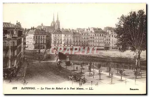 Ansichtskarte AK Bayonne Le Place du Reduit et le Pont Mayou