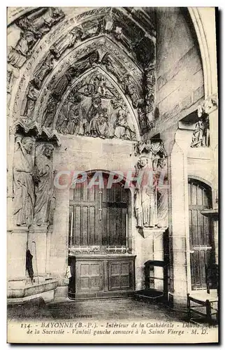 Cartes postales Bayonne Interieur de La Cathedrale Double porte de la sacristie Vantail gauche consacre a la Sai