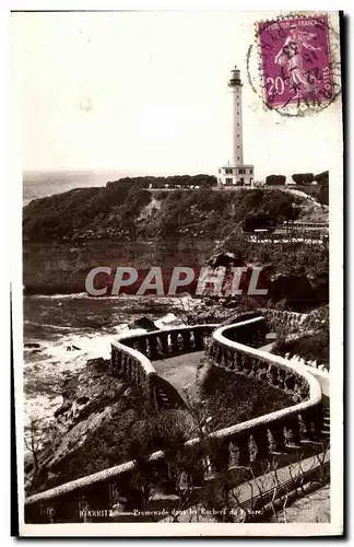 Cartes postales Biarritz Promenade Dans Les Rochers du phare