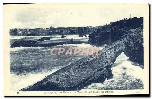 Cartes postales Biarritz Effet De Vagues Au Rocher Perce