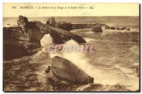 Ansichtskarte AK Biarritz Le Rocher de la Vierge et Le Rocher Perce