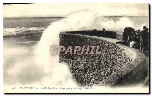 Ansichtskarte AK Biarritz Au Rocher de la Vierge Par Gros Temps