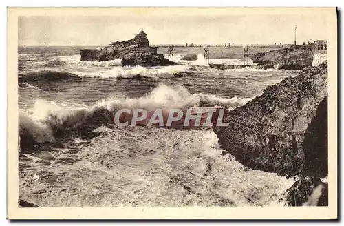 Cartes postales Biarritz Le Rocher De La Vierge Par Grosse Mer