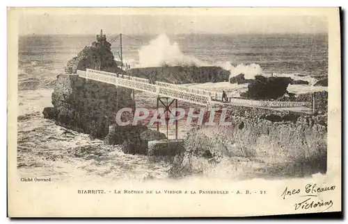 Ansichtskarte AK Biarritz Le Rocher de La Vierce La Passerelle