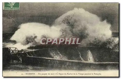 Ansichtskarte AK Biarritz Un paquet de Mer a la Digue du Rocher de la Vierge pendant la tempete