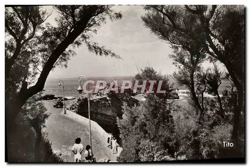 Cartes postales moderne Biarritz Esplanade et rocher de la vierge