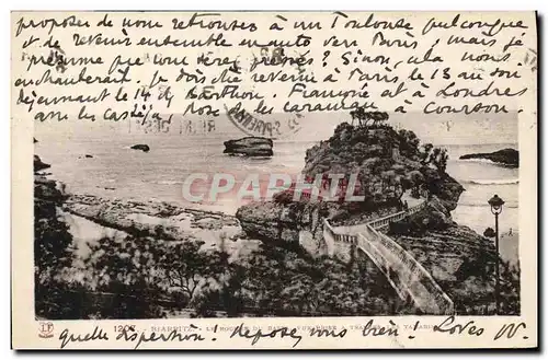 Cartes postales Biarritz Le Rocher du Basta Vue prise a travers les Tamaris