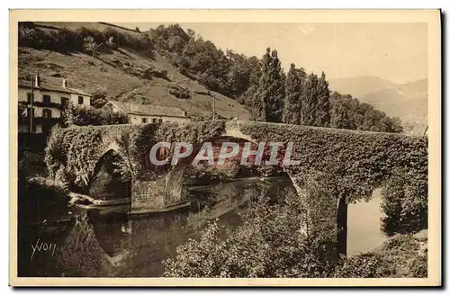 Cartes postales Bidarray Le Tres Pittoresque Et Vieux Pont En Dos d ane Sur La Nive
