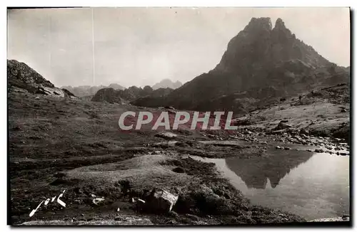 Cartes postales moderne Vallee d Ossau Mirage du pic d ossau dans le lac d Ayous