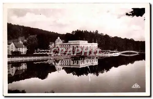 Cartes postales Bagnoles de L Orne Le Casino du Lac et la Passerelle