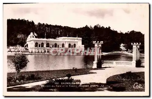 Cartes postales Bagnoles de L Orne Un coin du parc et le casino