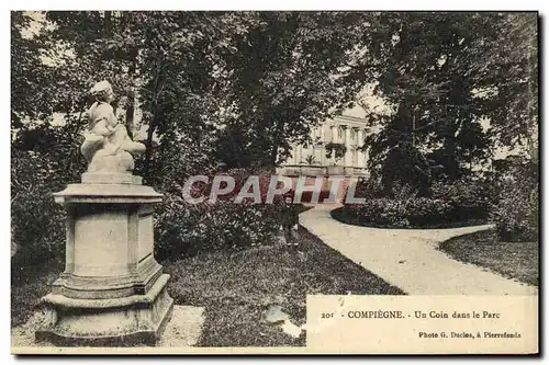 Cartes postales Compiegne Un Coin dans le Parc