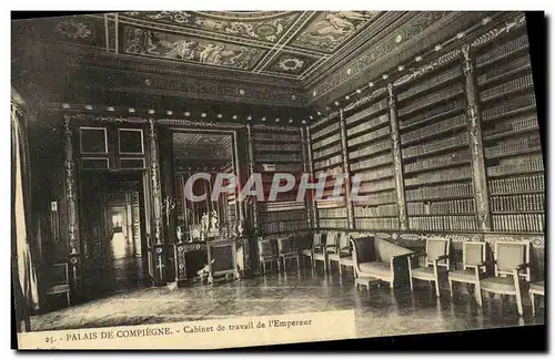 Ansichtskarte AK Compiegne Cabinet de travail de L Empereur Bibliotheque