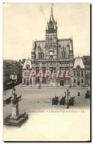 Cartes postales Compiegne L Hotel de Ville et la Place