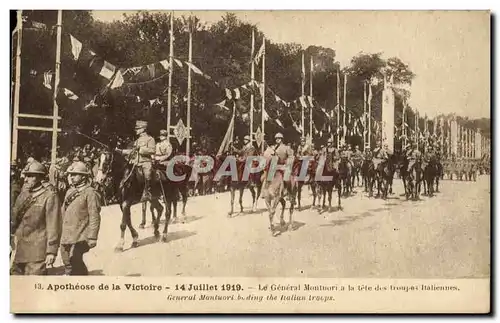 Cartes postales Paris Le General Montuori a la tete des troupes italiennes Militaria