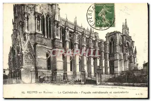 Cartes postales Reims En Ruines La Cathedrale Facade Meridional et Contreforts