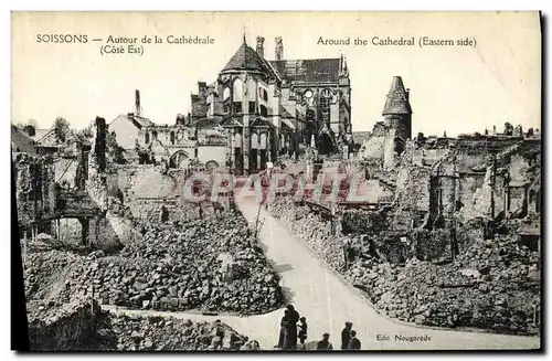 Ansichtskarte AK Soissons Autour de la Cathedrale Militaria