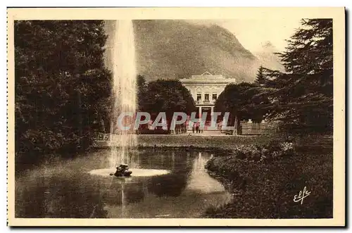 Ansichtskarte AK Luchon La piece D Eau du parc et le casino