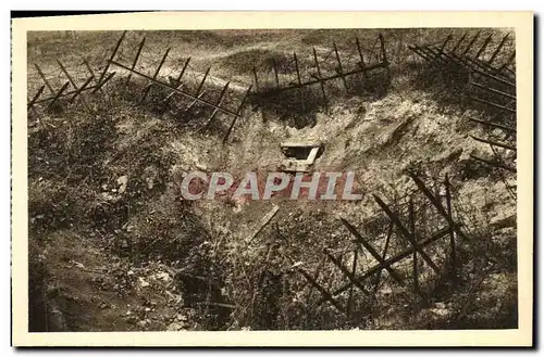 Cartes postales Fort de Douaumont Point de Chute d un allemand a proximite de l endroit normal du fort Militaria