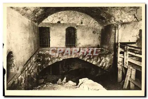 Cartes postales Fort de Douaumont Lieu de L explosion d un depot de grenades Militaria