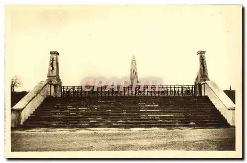 Cartes postales Entree monumentale du cimetiere national De Douaumont Militaria