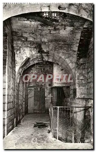 Ansichtskarte AK Le Fort De Vaux Citerne et escalier Conduisant au Sous Sol Militaria