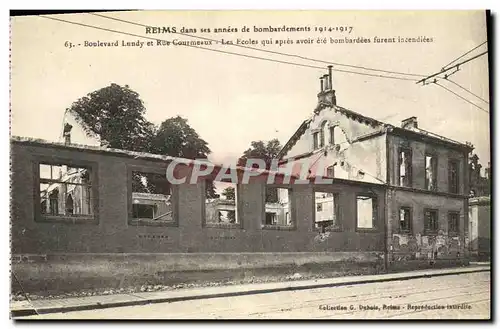 Ansichtskarte AK Reims Dans ses annees de Bombardements Boulevard Lundy et Rue Courmeaux Les ecoles Militaria