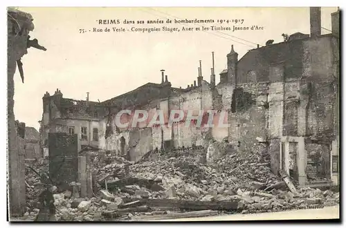 Ansichtskarte AK Reims Dans ses annees de Bombardements Rue de Vesle Compagnies Singer Auer et les timbres Jeanne