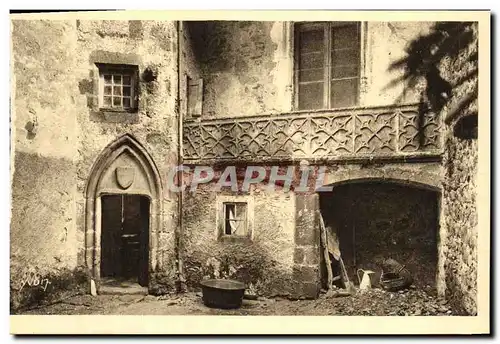 Ansichtskarte AK La Tolede Auvergnate Salers Cour d Honneur de la Maison de Bargues