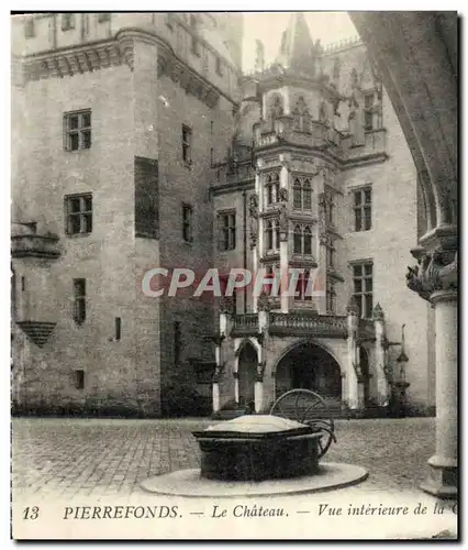 Ansichtskarte AK Pierrefonds Le Chateau Vue Interieure de la colonnade la cour interieure