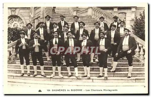 Cartes postales Bagneres de Bigorre Les Chanteurs Montagnards Folklore Costumes