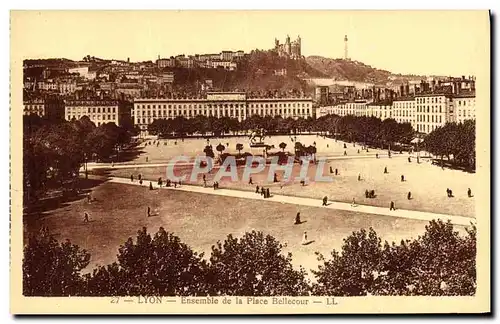 Ansichtskarte AK Lyon Ensemble de la Place Bellecour