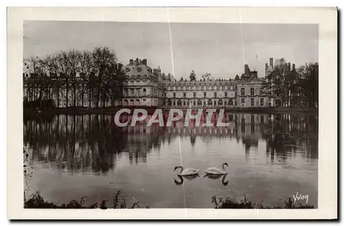 Ansichtskarte AK La Douce France Palais De Fontainebleau Facade du Palais Vue de L Etang des Carpes