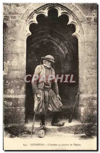 Ansichtskarte AK Locronan L Ancetre au Porche de L Eglise Folklore Costume