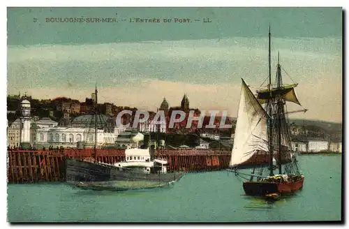 Cartes postales Boulogne sur Mer L Entree Du Port Bateaux