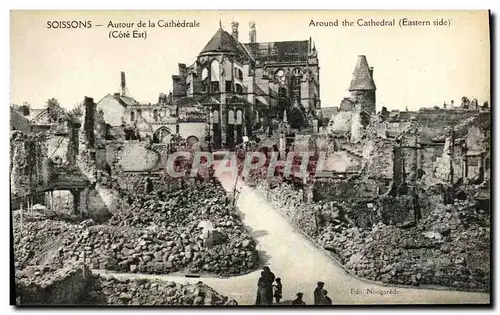 Cartes postales Soissons Autour de la Cathedrale Militaria