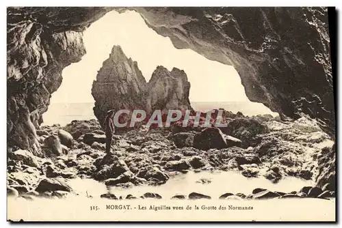 Ansichtskarte AK Morgat Les Aiguilles Vues de la grotte des Normands