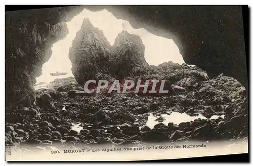 Cartes postales Morgat Les Aiguilles Vue Prise de la grotte des Normands