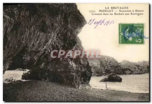 Cartes postales La Bretagne Morgat Excursion a Dinant Crevasse dans les rochers aux Korrigans