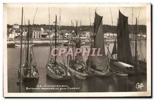 Ansichtskarte AK Concarneau Bateaux thoniers au quai Carnot