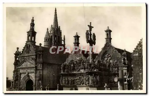 Cartes postales Guimiliau Finistere L Eglise et le calvaire