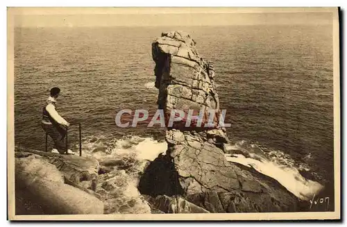 Ansichtskarte AK Le Pointe du Raz Finistere Baie des trepasses Le menhir