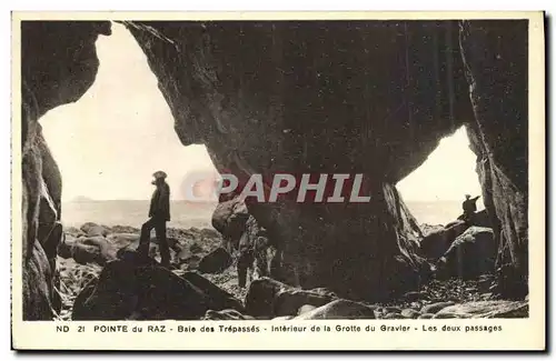 Cartes postales La Pointe Du Raz Baie des Trepasses Interieur de la grotte du Gravier Les deux passages