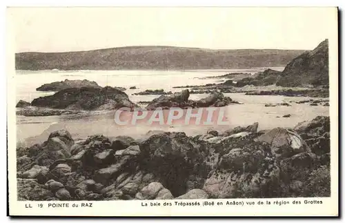 Cartes postales La Pointe du Raz La Baie des Trepasses vue de la region des grottes