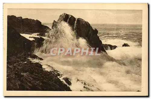 Cartes postales Saint Guenole Penmarch Une Lame de fond balayant la Roche du Moine