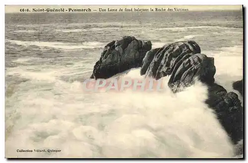 Cartes postales Saint Guenole Permarch Une Lame de found balayant la roche des Victimes