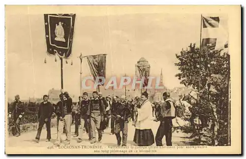 Ansichtskarte AK Locronan Grand Pardon de la Tromenie Folklore Costume Le cortege quitte Locronan