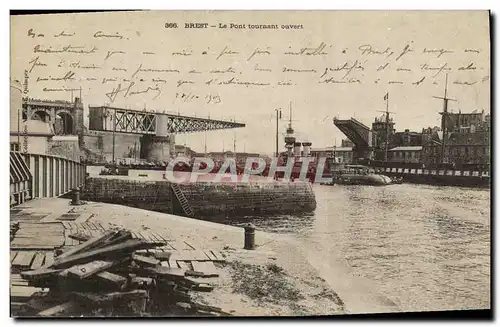 Cartes postales Brest Le Pont tournant ouvert Bateau